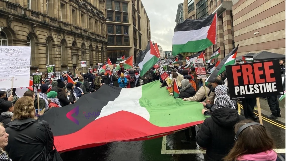 آلاف البريطانيين يتظاهرون في لندن لوقف إطلاق النار ورفع الحصار عن غزة 