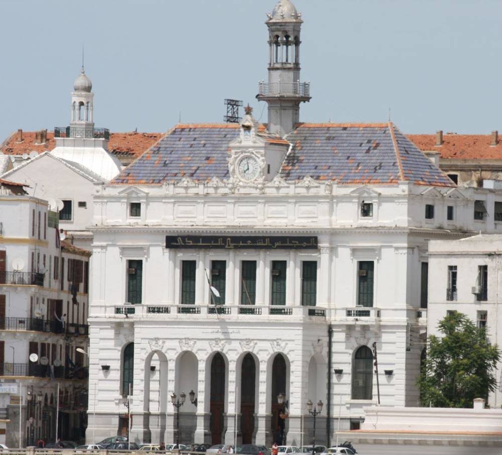 إحالة موظفين إثنين ببلدية قسنطينة على العدالة لتورطهما في قضية فساد