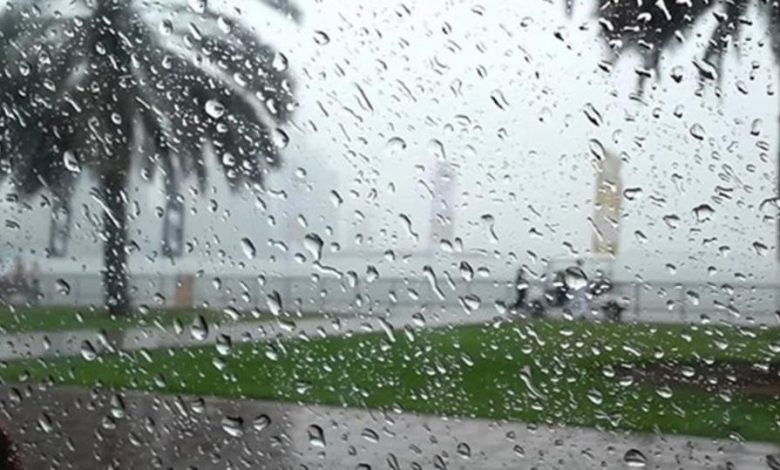 أمطار غزيرة ورعود مرتقبة بعدة ولايات داخلية وجنوبية