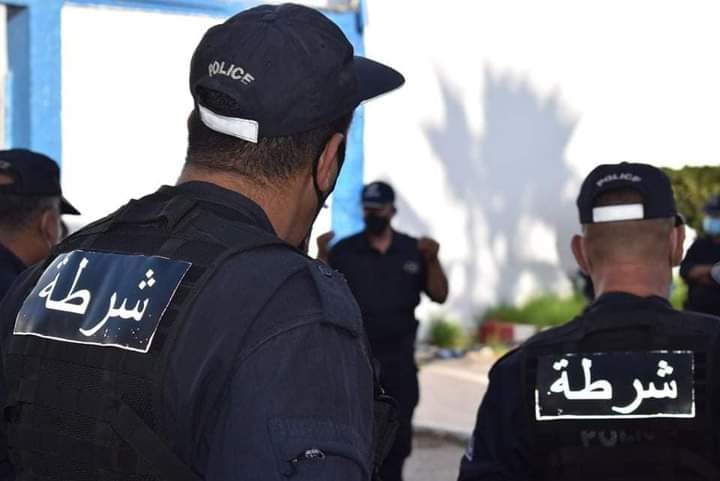 توقيف شخصين وحجز  2.5 كلغ من المخدرات 