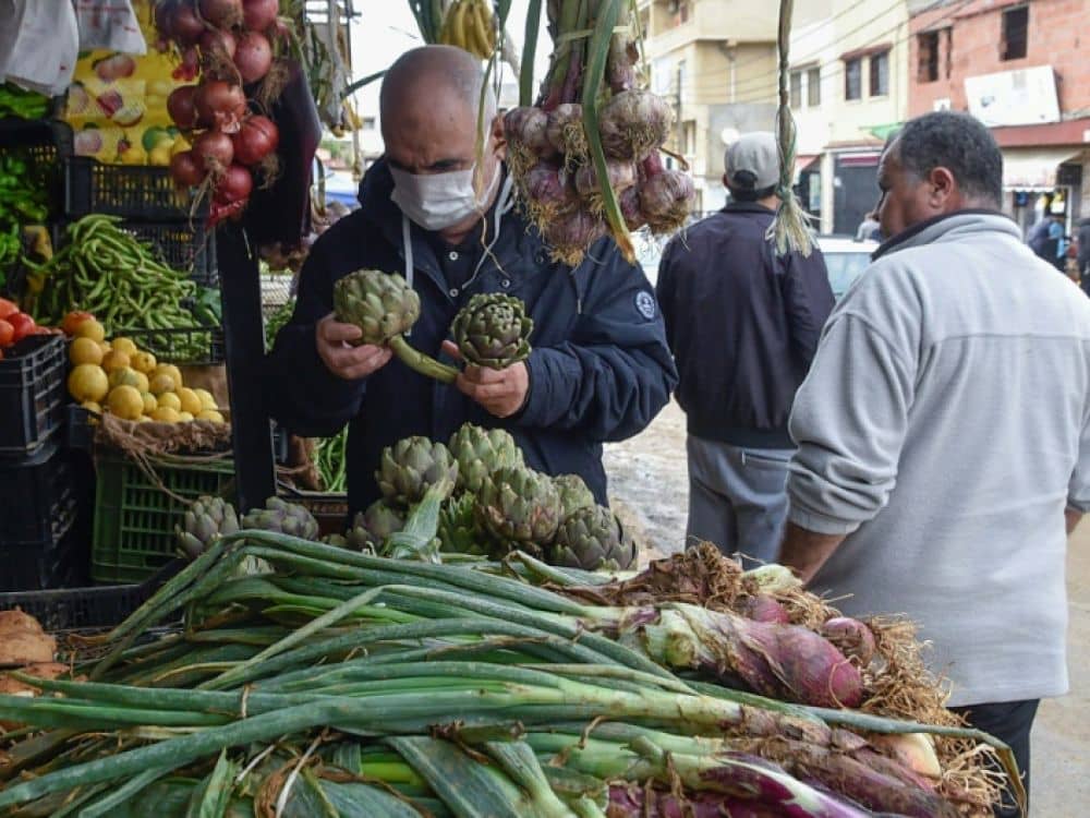 المقاهي والمطاعم مغلقة بداية من الثالثة مساء