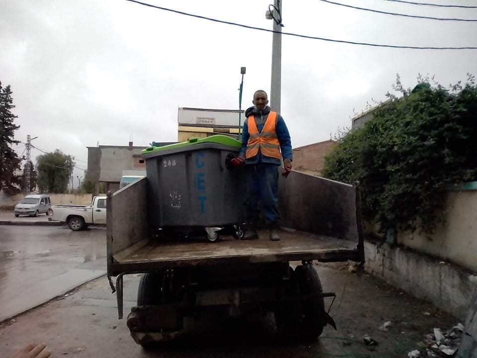 وضع 480 حاوية تجميع النفايات المنزلية بتبسة