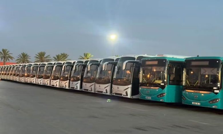 استلام 155 حافلة جديدة لتعزيز النقل الجامعي