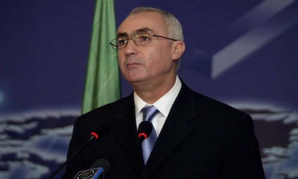 وزير الإتصال الأسبق عبد الرشيد بوكرزازة في ذمة الله