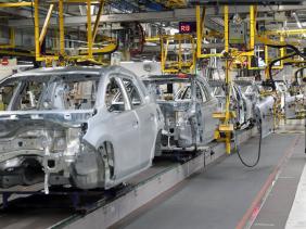 دراسة الملفات المتعلقة بنشاط صناعة المركبات تتم وفق دفتر الشروط بدون أي تغيير