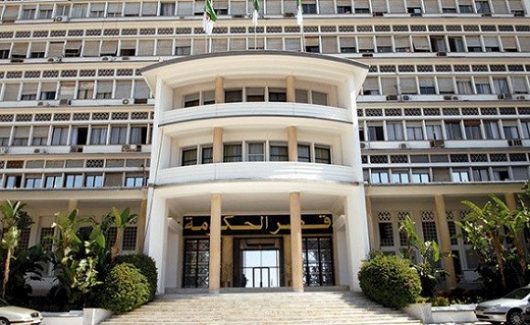 الجزائر تواكب المعايير الدولية : تشديد إجراءات تبييض الأموال وتمويل الإرهاب