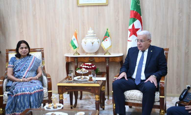 بوغالي يتباحث مع سفيرة الهند بالجزائر تعزيز التعاون البرلماني والاستثماري