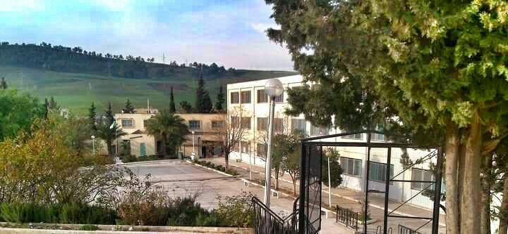 وقفة احتجاجية لتلاميذ شعبة التقني رياضي بديدوش مراد بقسنطينة 