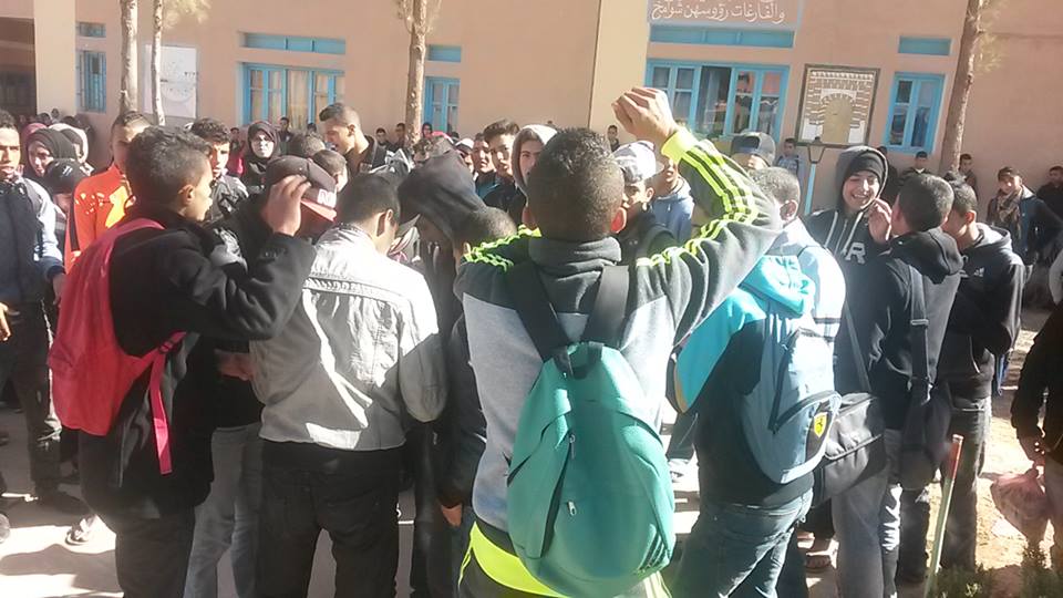 وقفة احتجاجية لتلاميذ شعبة التقني رياضي بديدوش مراد بقسنطينة 