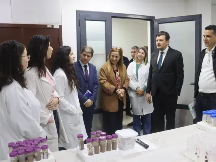 وزير الفلاحة يتفقد مدى تقدم مشروع البنك الوطني للجينات